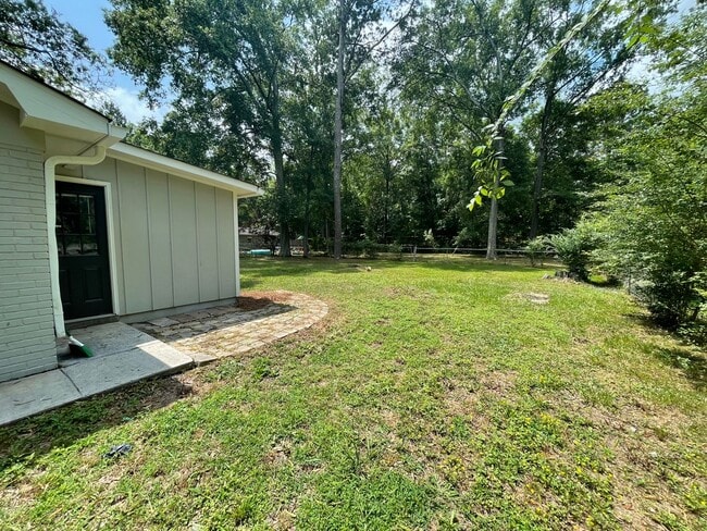 Building Photo - Renovated 3/1.5 House in Garden Lakes- $1,395