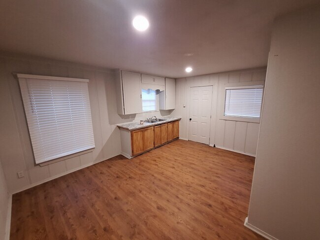Building Photo - 2312 Fincher Rd