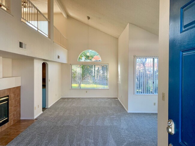 Foto del edificio - Beautiful Northwest Bakersfield Home with Solar - Ready for Immediate Move In!