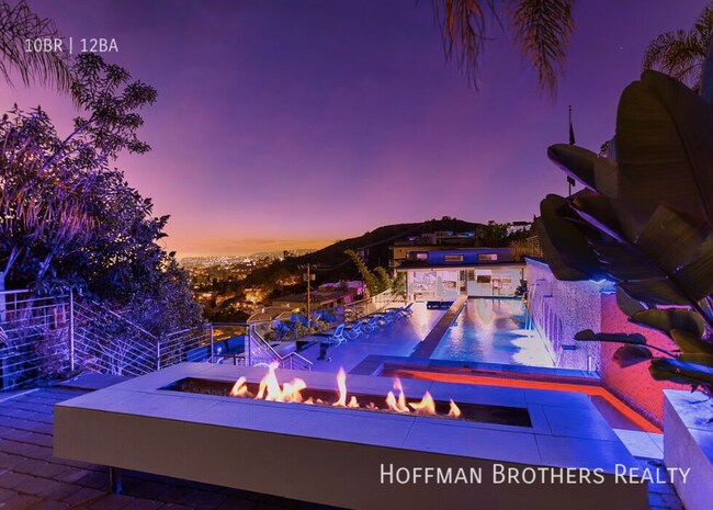Building Photo - 6425 Weidlake Dr Los Angeles, CA 90068