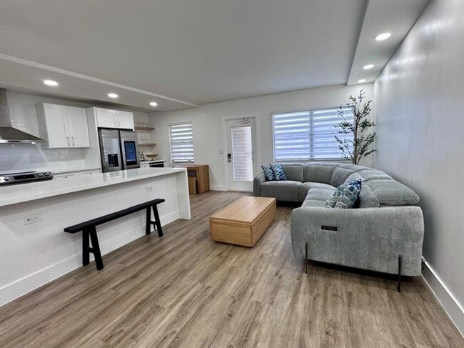 Building Photo - 4046 Hythe A
