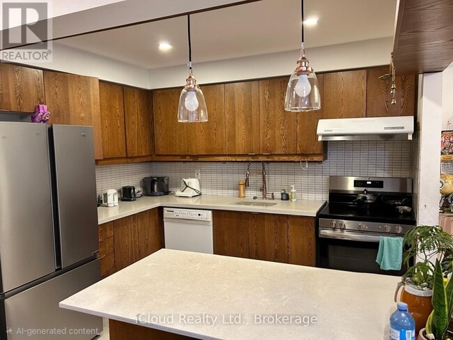 Building Photo - 5659 Glen Erin Dr