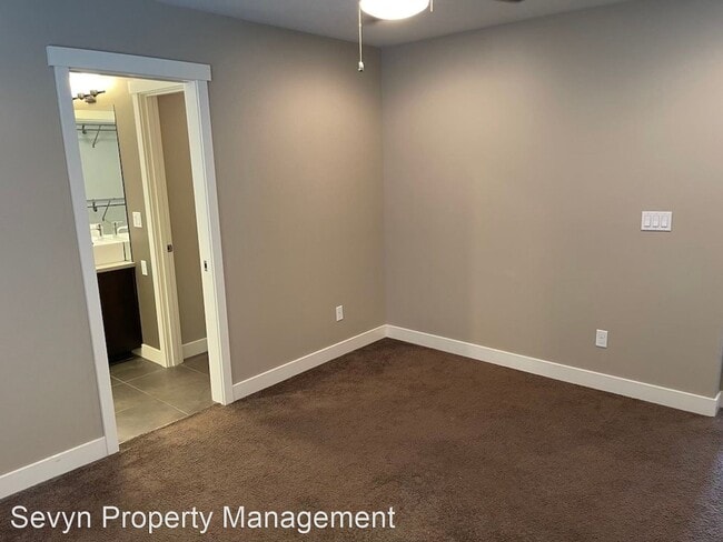 Building Photo - 4 br, 2.5 bath House - 4331 148th Place SW