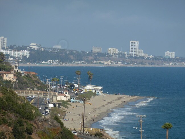 Vista - 18109 Coastline Dr
