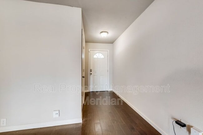 Building Photo - 2207 Spanish Trail