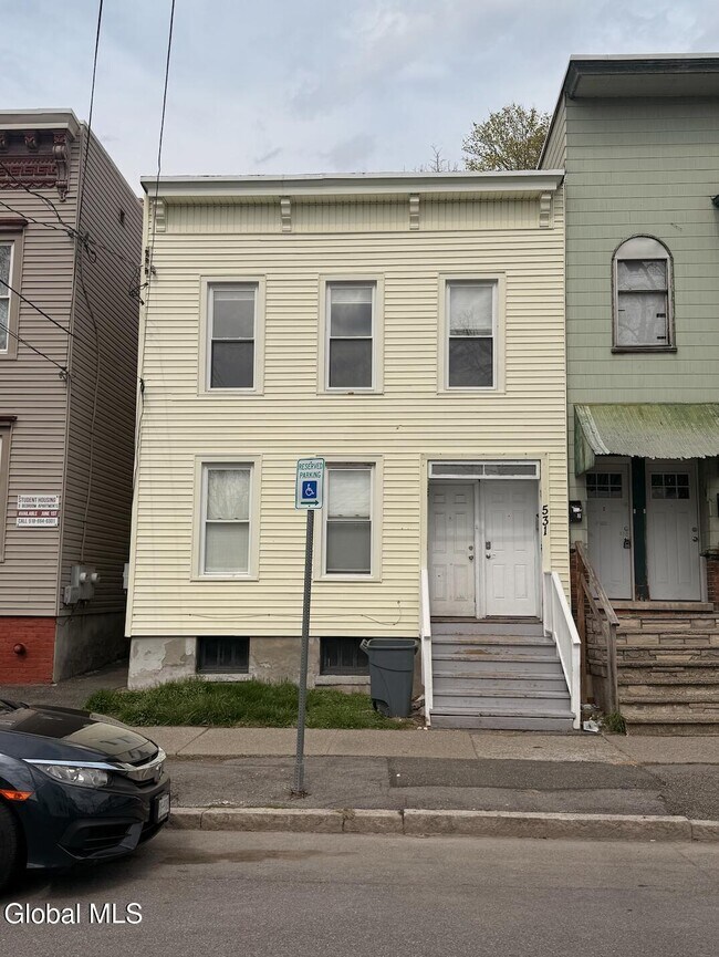 Building Photo - 531 Hamilton St