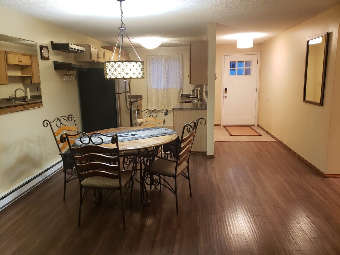 2121 E Upriver Dr Unit 53, Spokane, WA 99207 Condo for Rent in