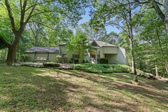 Building Photo - 352 Good Hill Rd