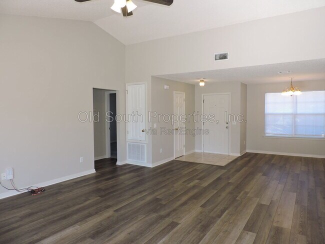 Building Photo - 555 Batten Blvd