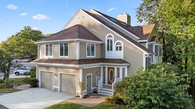 Building Photo - 48 Pointe Rok Dr