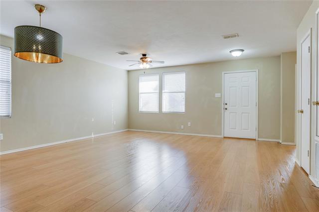 Building Photo - 3054 Fallbrook Dr