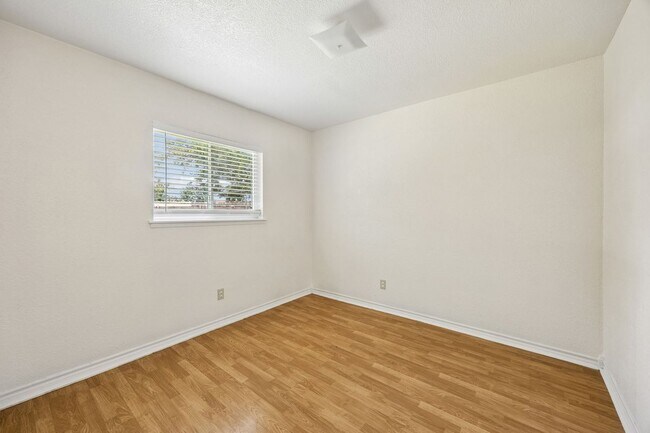 Foto del edificio - 6221 Pine St
