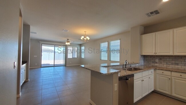 Building Photo - 2836 W Havasu Dr