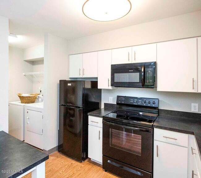 Foto del edificio - 1503 Little John Cir