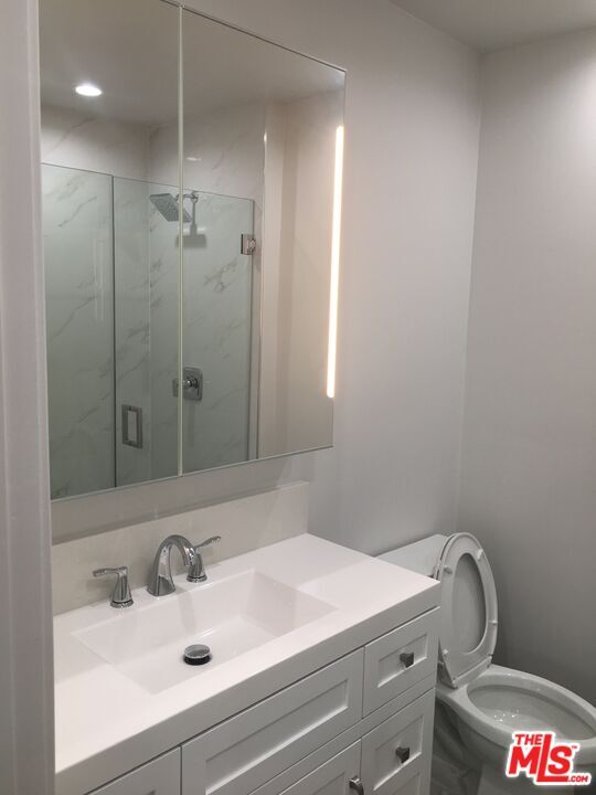 Foto del edificio - 8360 Blackburn Ave