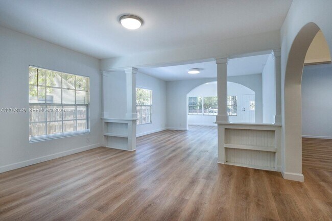 Foto del edificio - 3628 Thomas Ave