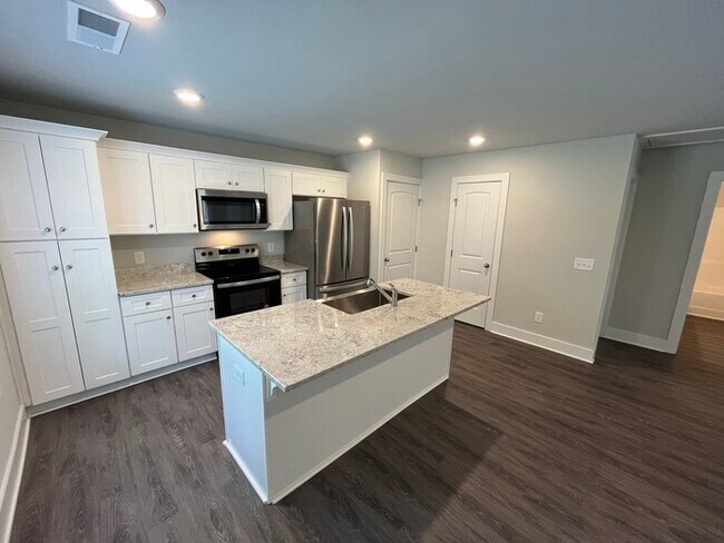 Building Photo - 3745 Corvette St