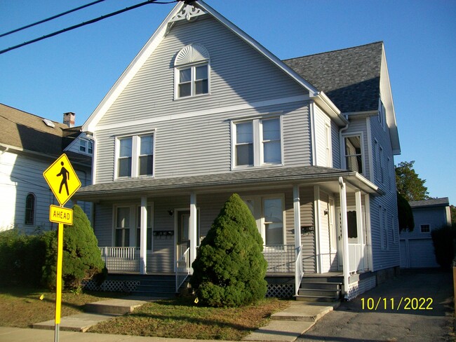 Building Photo - 74 Hill St