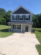 Building Photo - 2211a Ln St