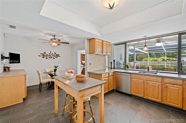 Foto del edificio - 5105 W Park Rd