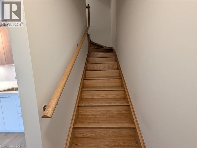 Photo du bâtiment - 498 Plains Rd E