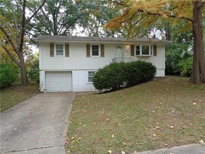Building Photo - 1502 Mc Clellan Dr