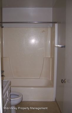 Building Photo - 2 br, 1 bath House - 249 South H Street #2