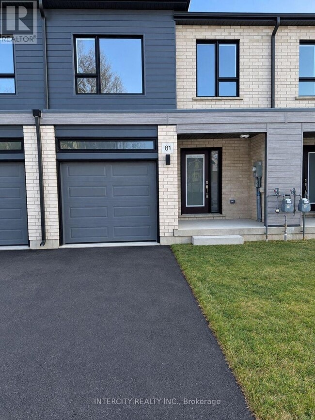 Building Photo - 81 Queensbrook Cres