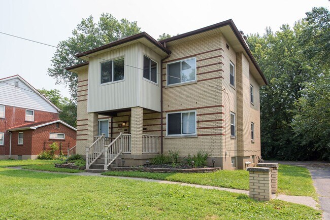 Building Photo - 1118 Covedale Ave
