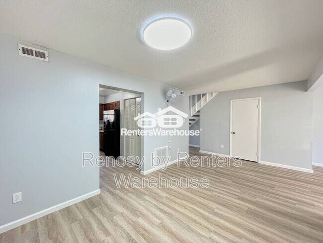 Foto del edificio - 5031 Clairmont Ct