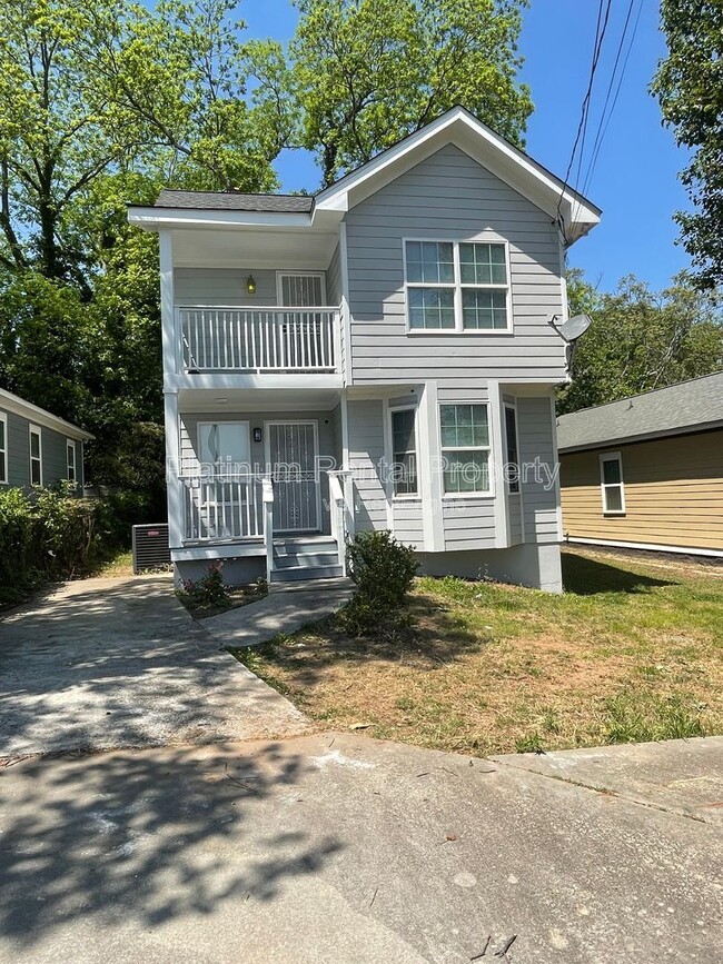 Photo - 1135 Coleman St SW House