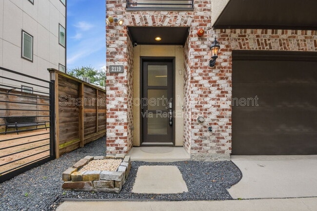 Foto del edificio - 2119 Taft St