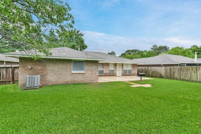 Building Photo - 2418 Longleaf Pines Ln