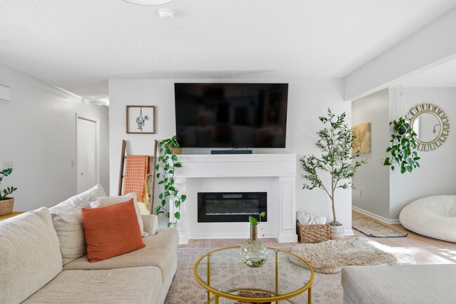 Foto del edificio - 1005 Redbud Rd