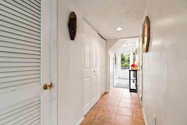 Photo - 13 Circuit Ln Townhome