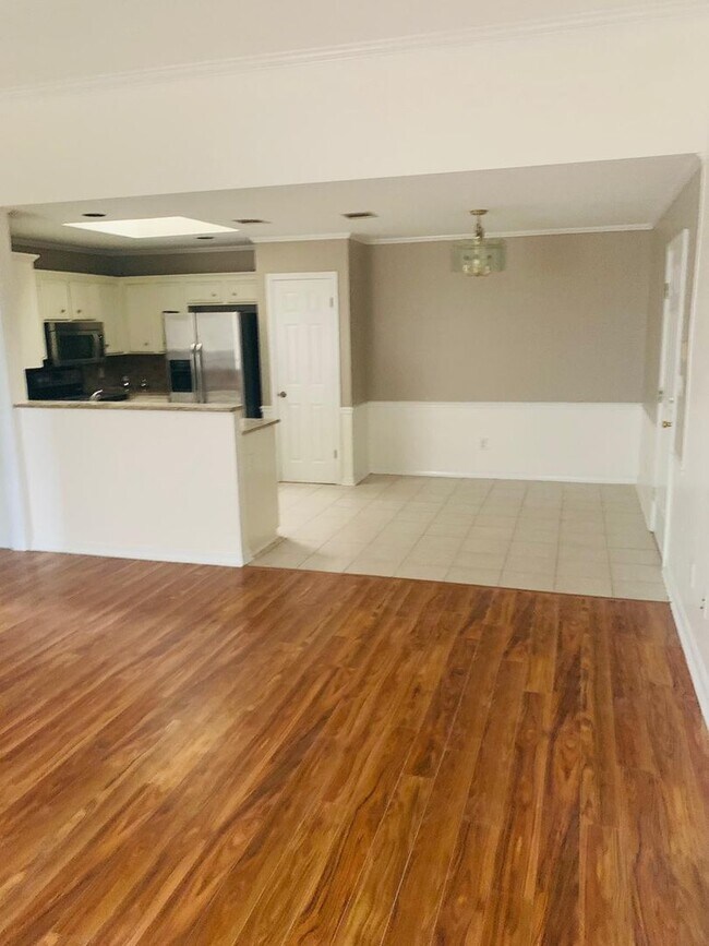 Foto del edificio - 3325 Danbury Ct