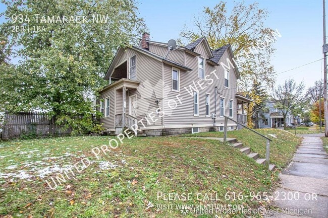 Building Photo - 934 Tamarack Ave NW