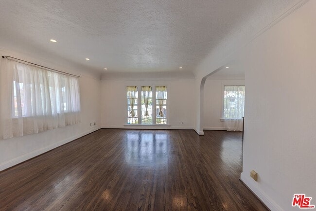 Foto del edificio - 1067 S Sycamore Ave