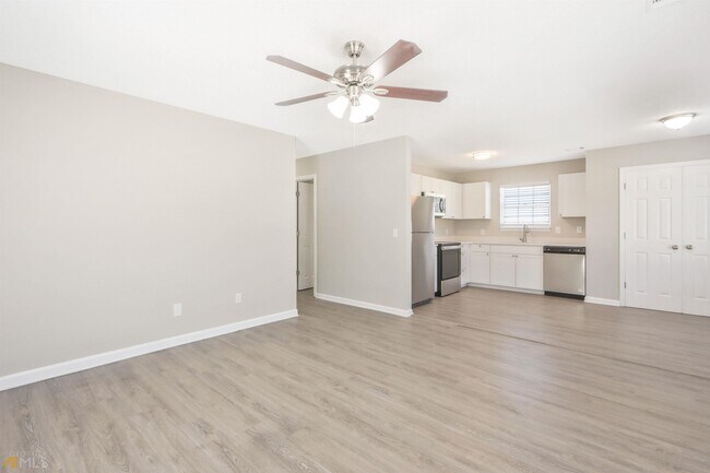 Building Photo - 5663 Chrys St