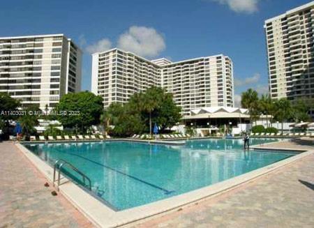 Foto del edificio - 2500 Parkview Dr
