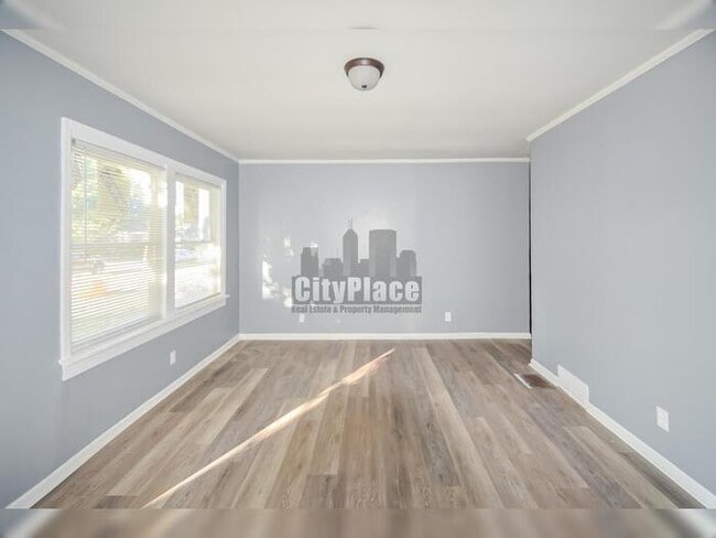 Foto del edificio - 5344 Fletcher Ave