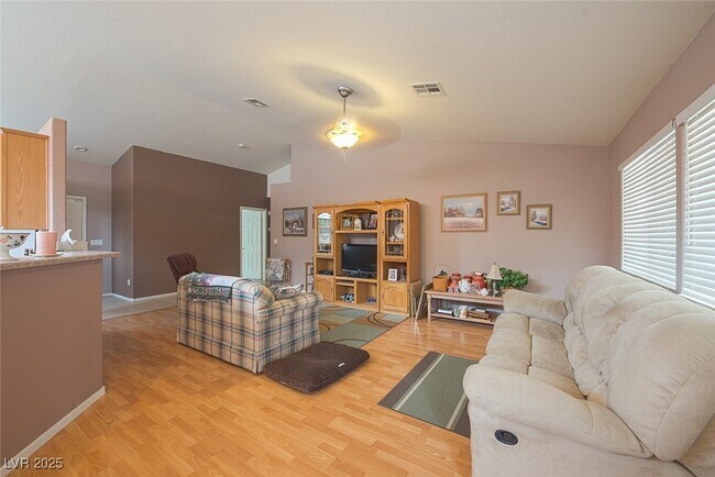 Foto del edificio - 5917 Gentle Creek Ln