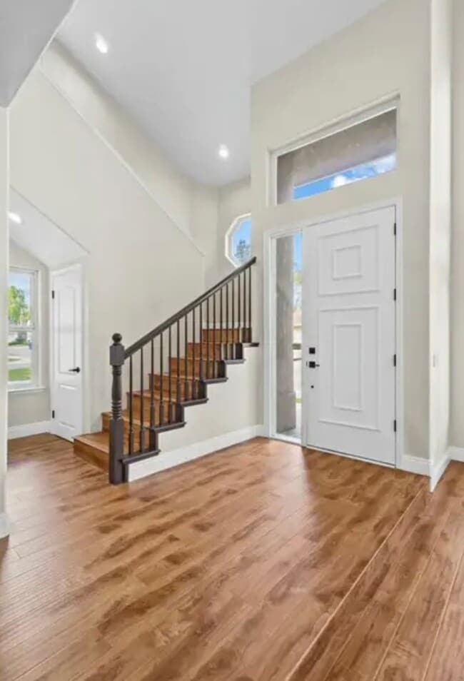 Building Photo - Single Family Home