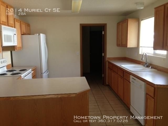 Building Photo - 5 bedroom in Lacey WA 98503