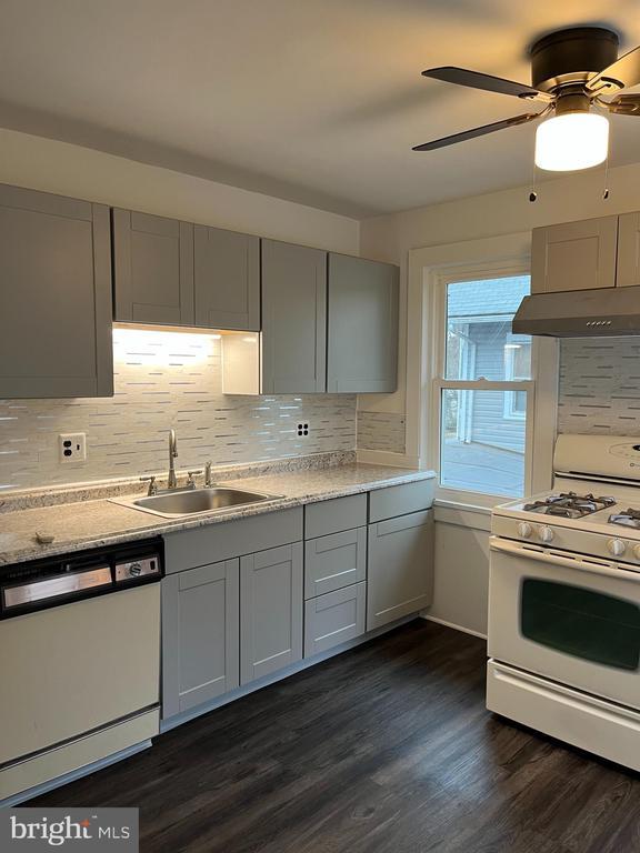 Foto del edificio - 29 10th Ave