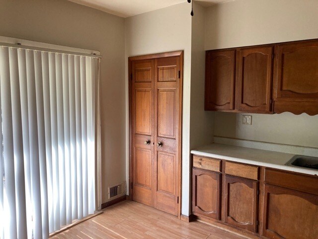 Foto del edificio - 306 Onyx Ave