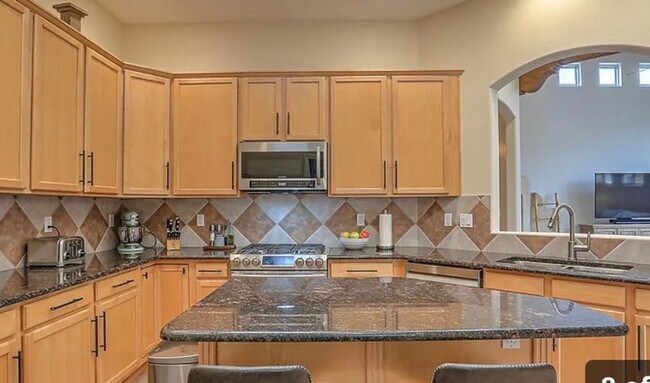 Foto del edificio - Beautiful 3 bedroom home in high desert lo...