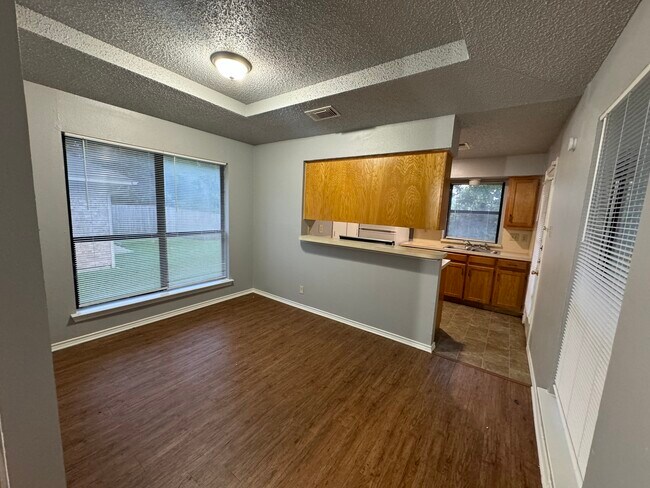 Photo - 2115 N Elm St Apartment