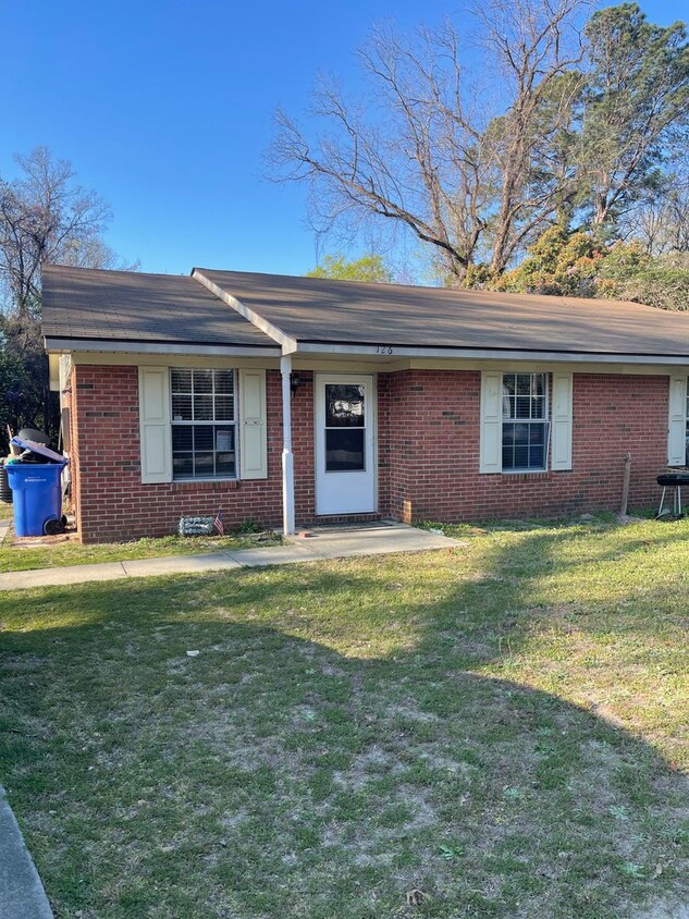 Foto principal - 126 Brainerd Ave~Fayetteville NC 28311