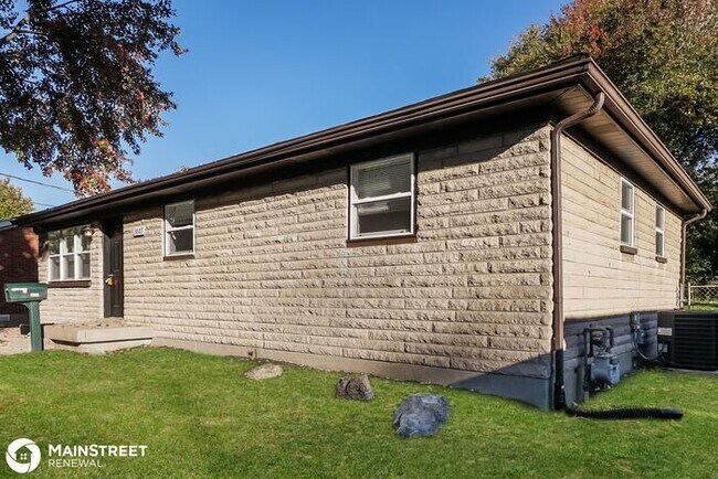 Foto del edificio - 3807 VANGUARD DR, LOUISVILLE, KY 40229